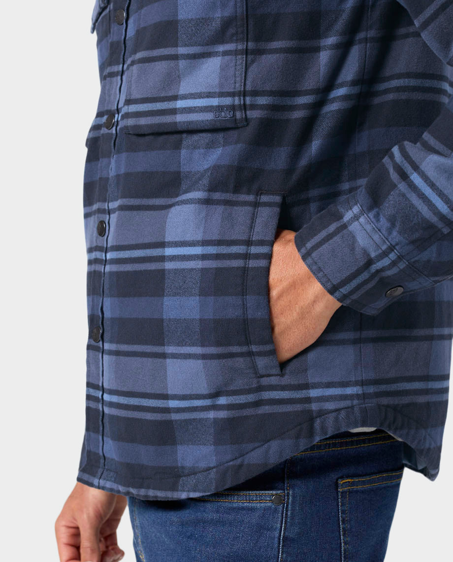 Chemise boutonnée isolée pour hommes