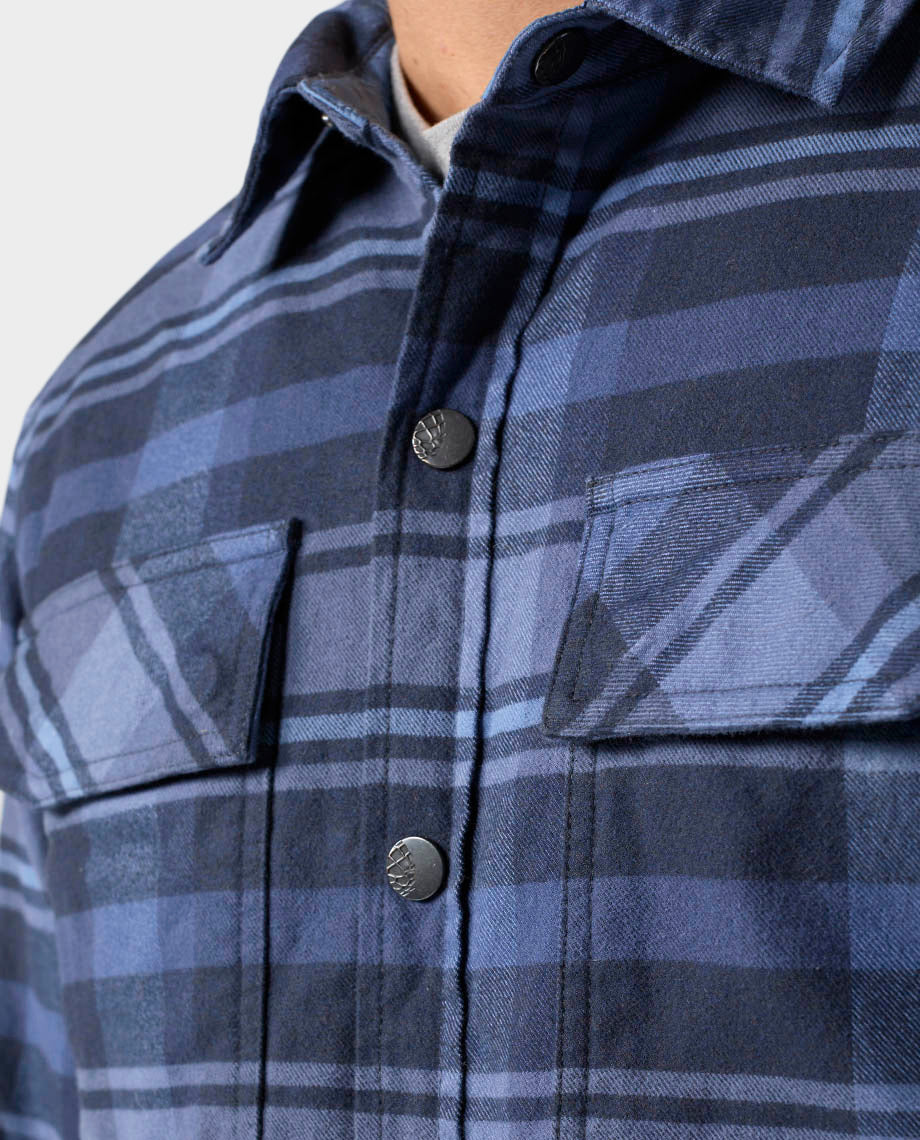 Chemise boutonnée isolée pour hommes